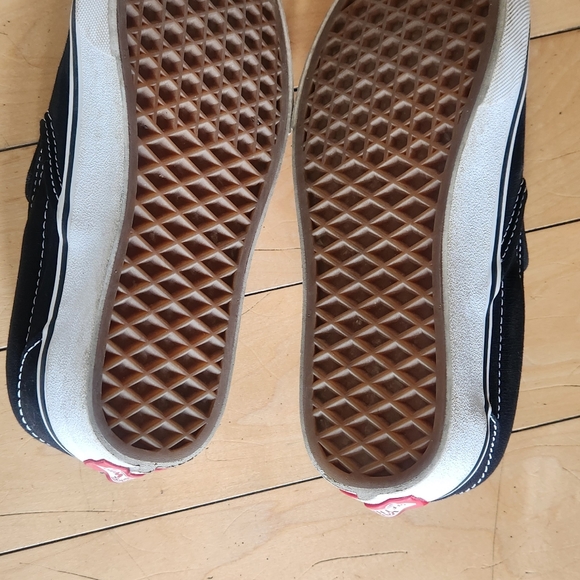 Vans classic slip ons - Picture 3 of 3